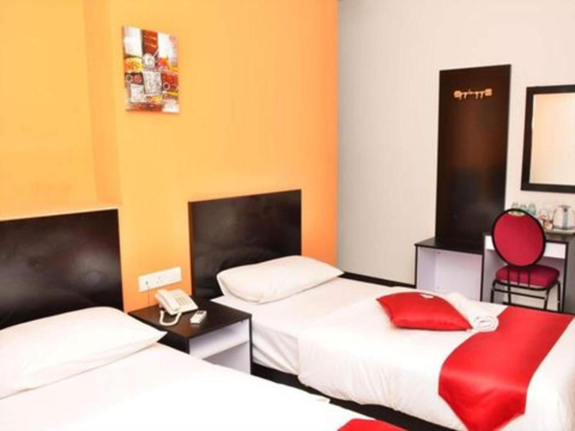 Oyo 91087 Hotel Dspark Port Кланг Экстерьер фото