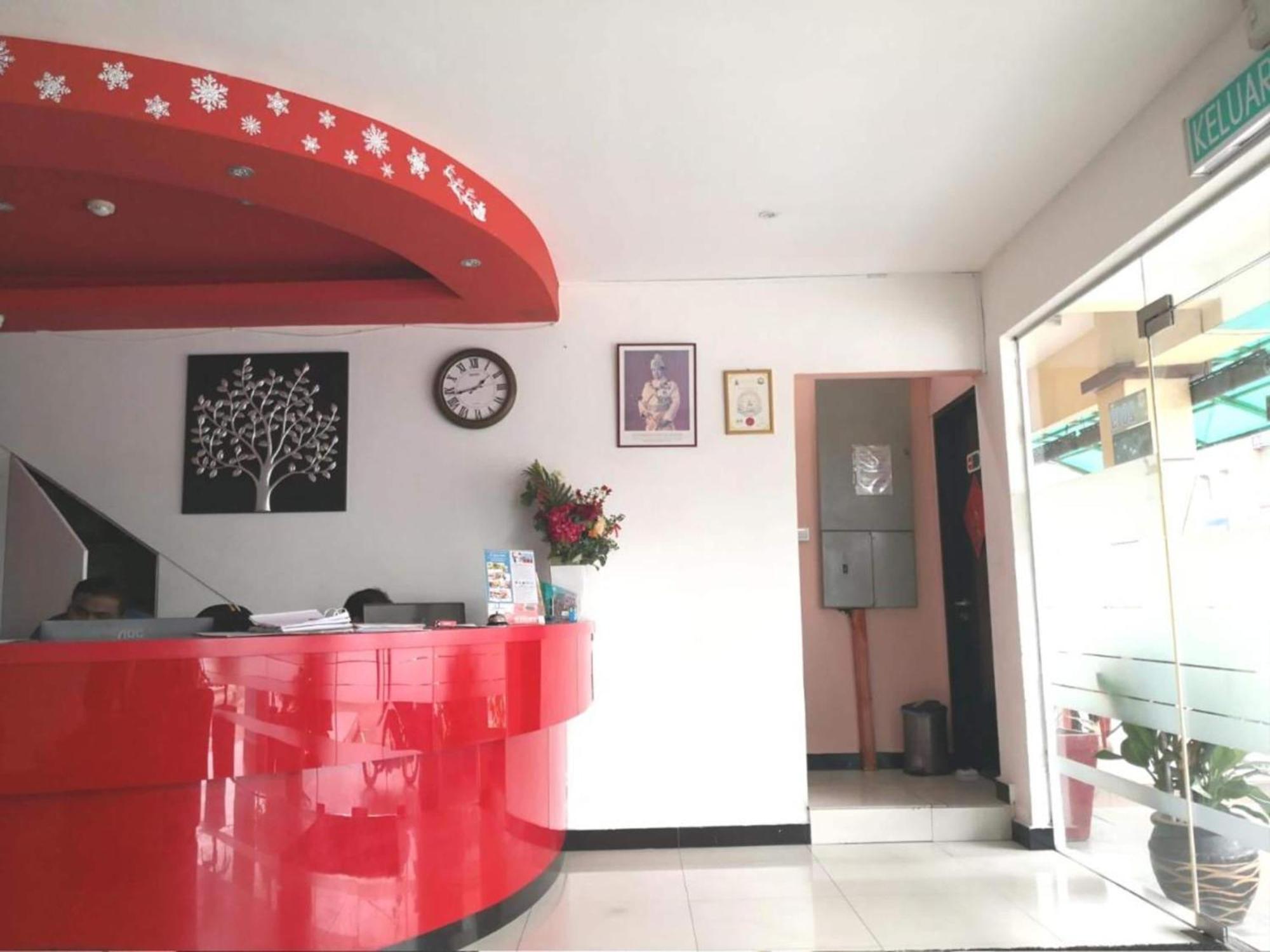 Oyo 91087 Hotel Dspark Port Кланг Экстерьер фото